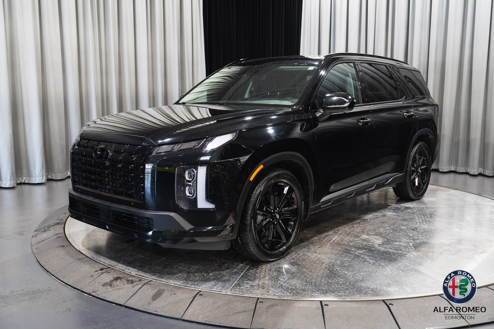 2024 Hyundai Palisade Urban AWD with 7 Passenger Seating