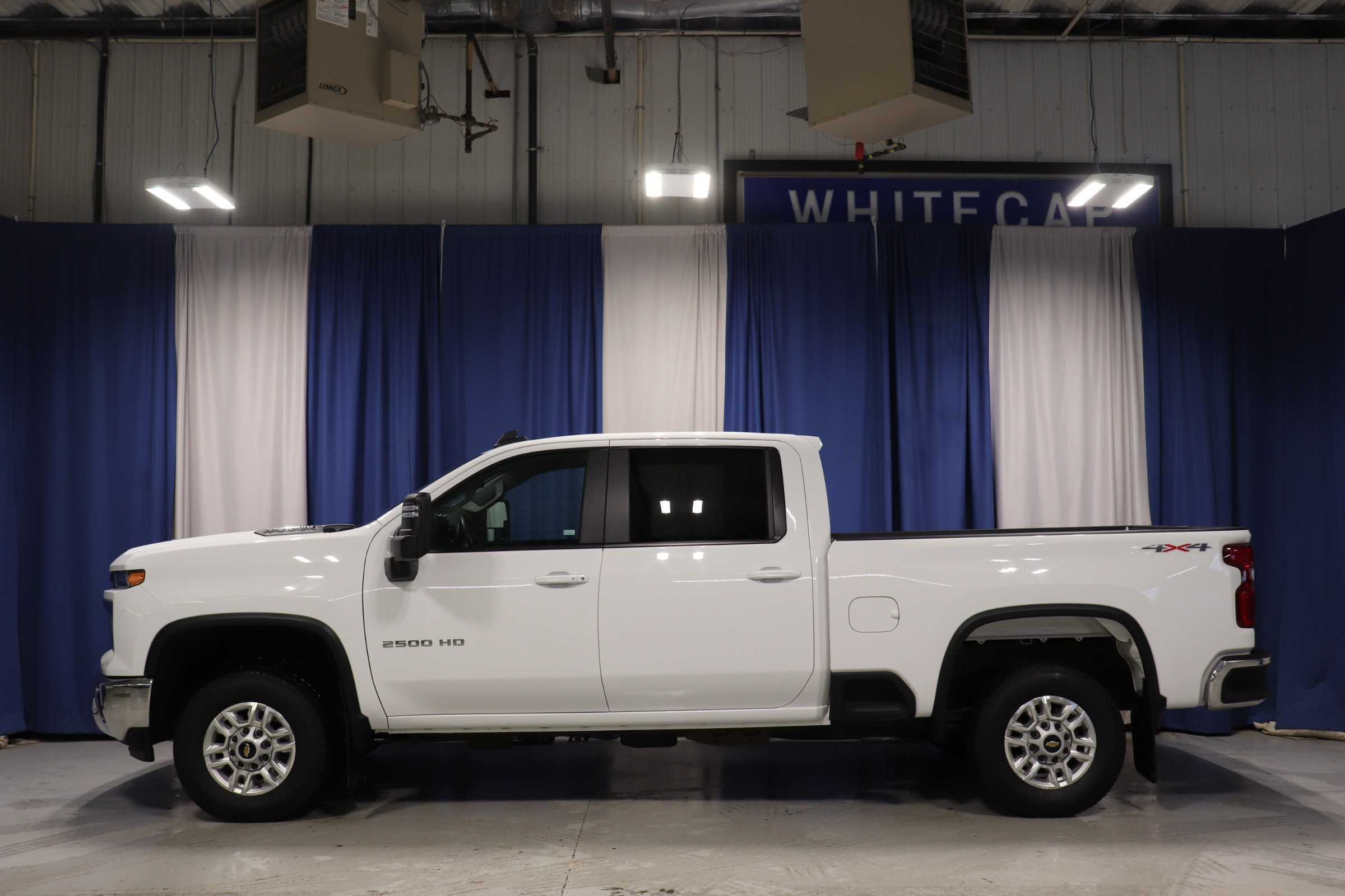 Chevrolet Silverado 2500HD LT Crew Cab 4WD 2025