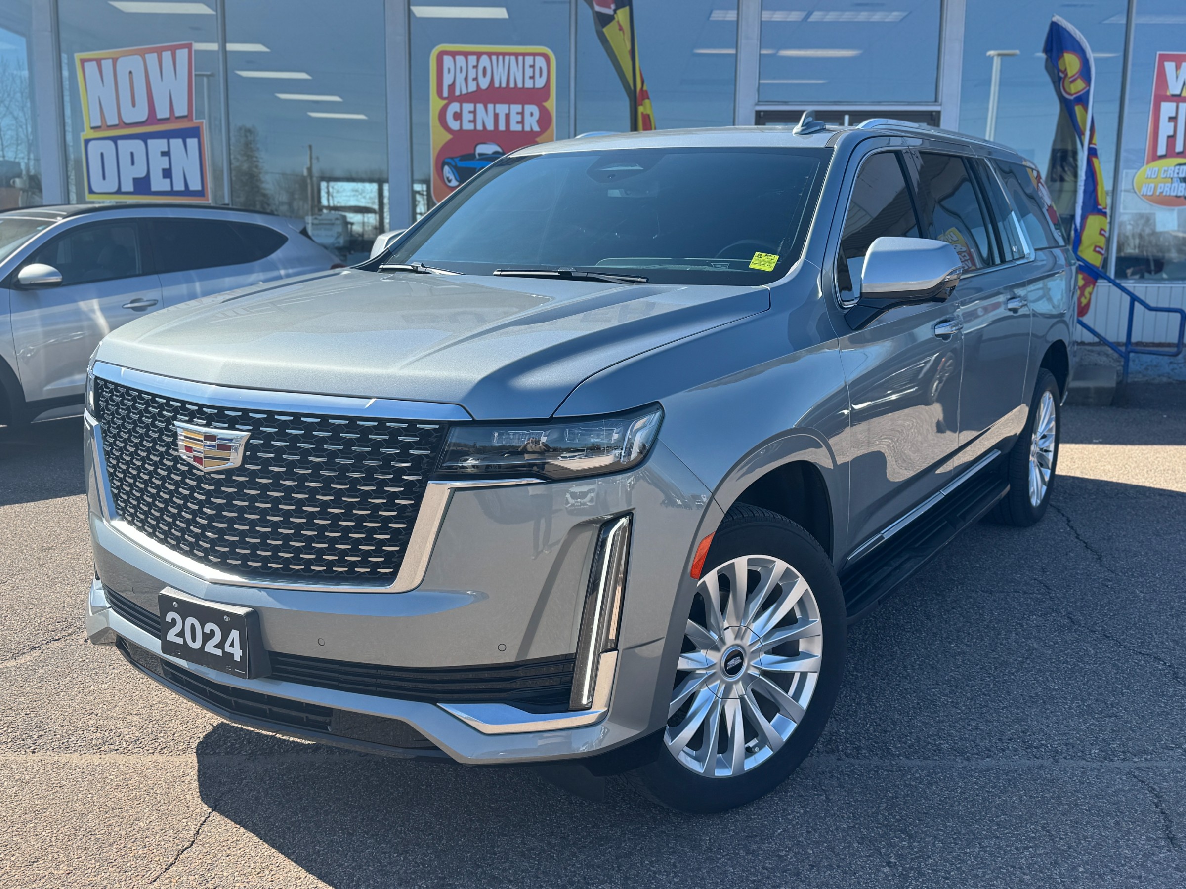 2024 Cadillac Escalade ESV Luxury 4WD