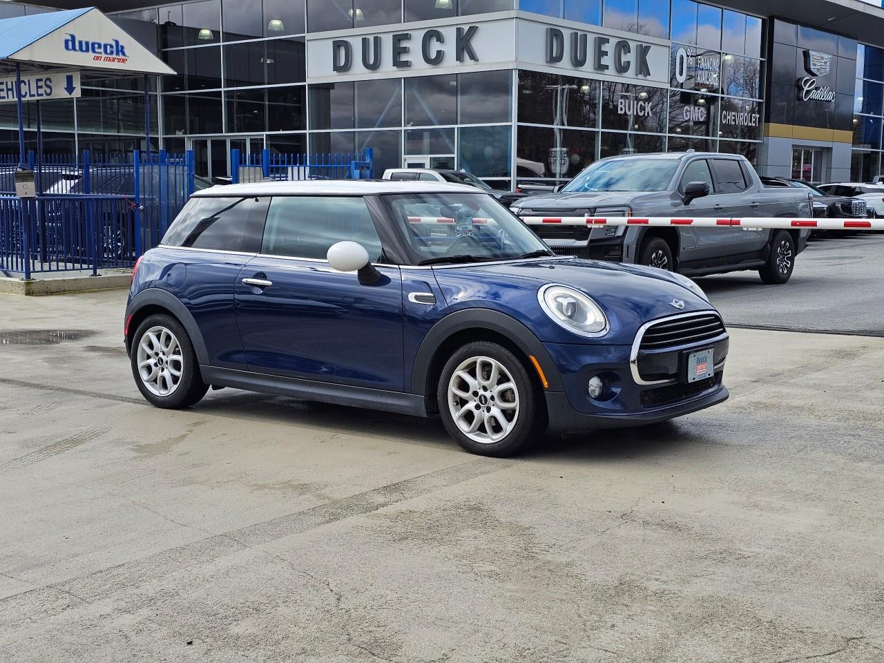 2017 MINI Cooper 2-Door Hatchback FWD