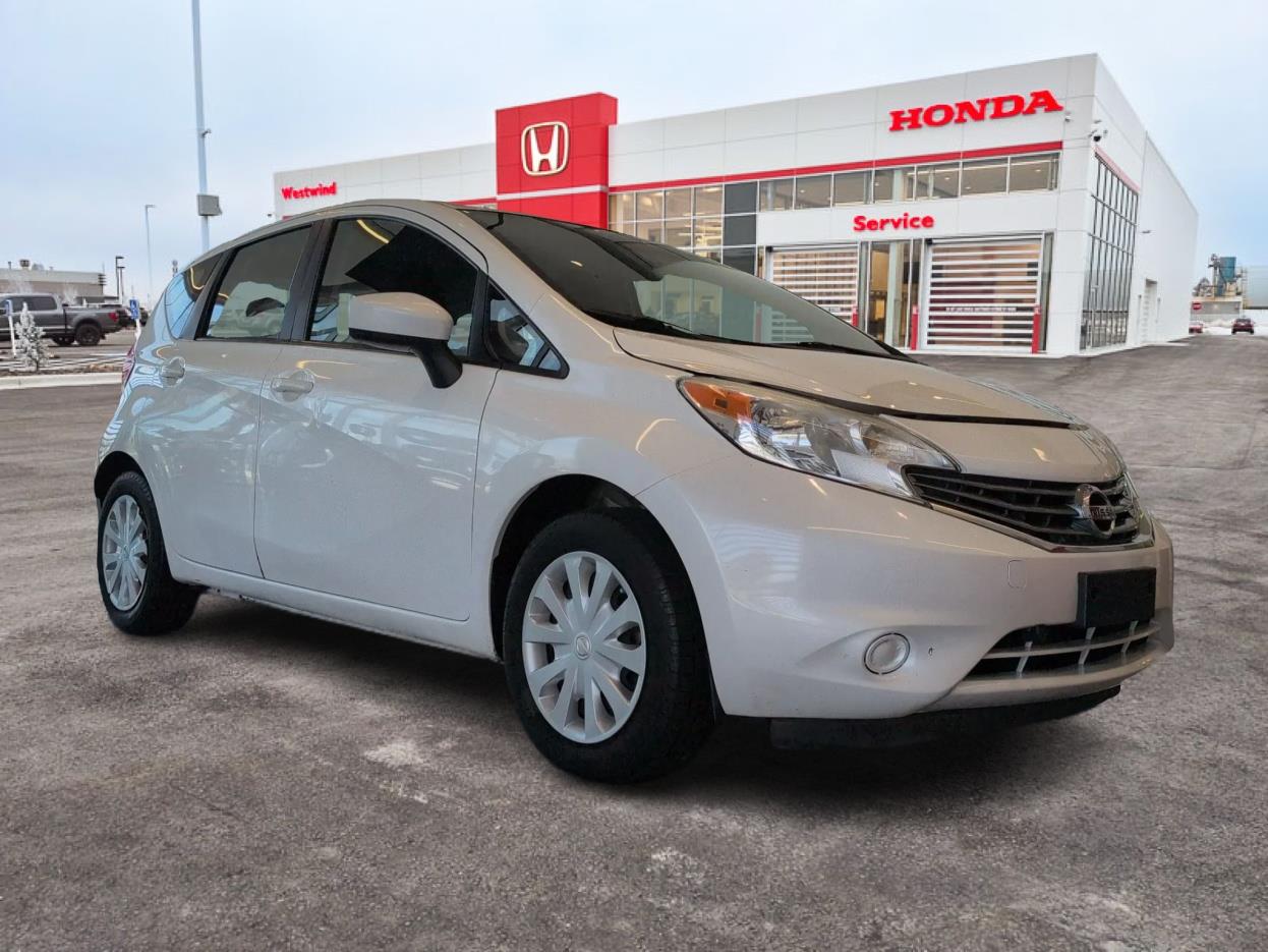 White 2016 Nissan Versa Note Hatchback Front-Wheel Drive Continuously Variable Transmission