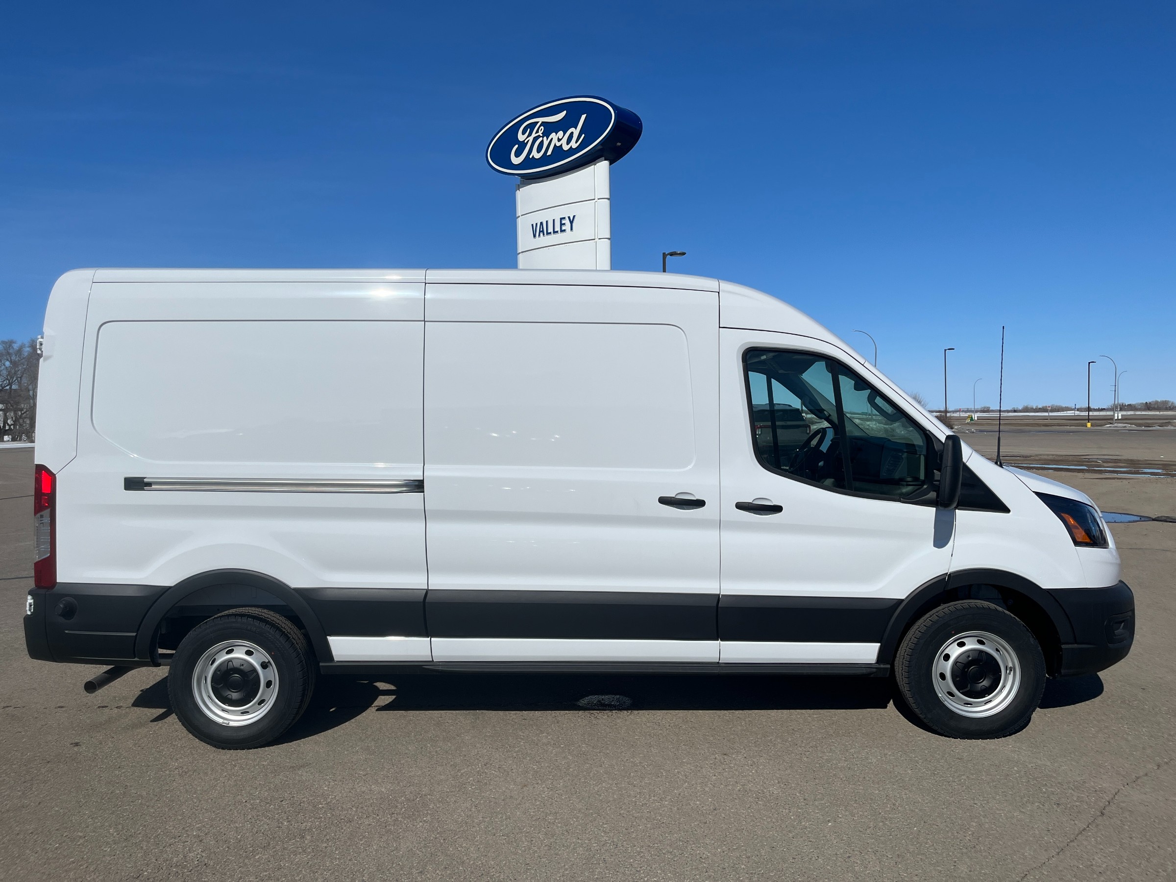 Ford Transit Cargo 150 Medium Roof LB RWD 2025