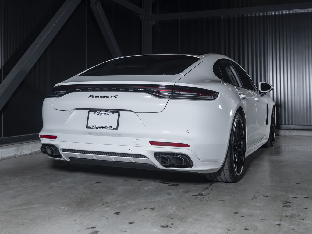 Porsche Panamera 2023