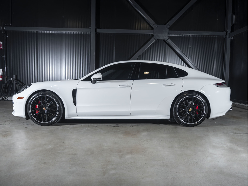Porsche Panamera 2023