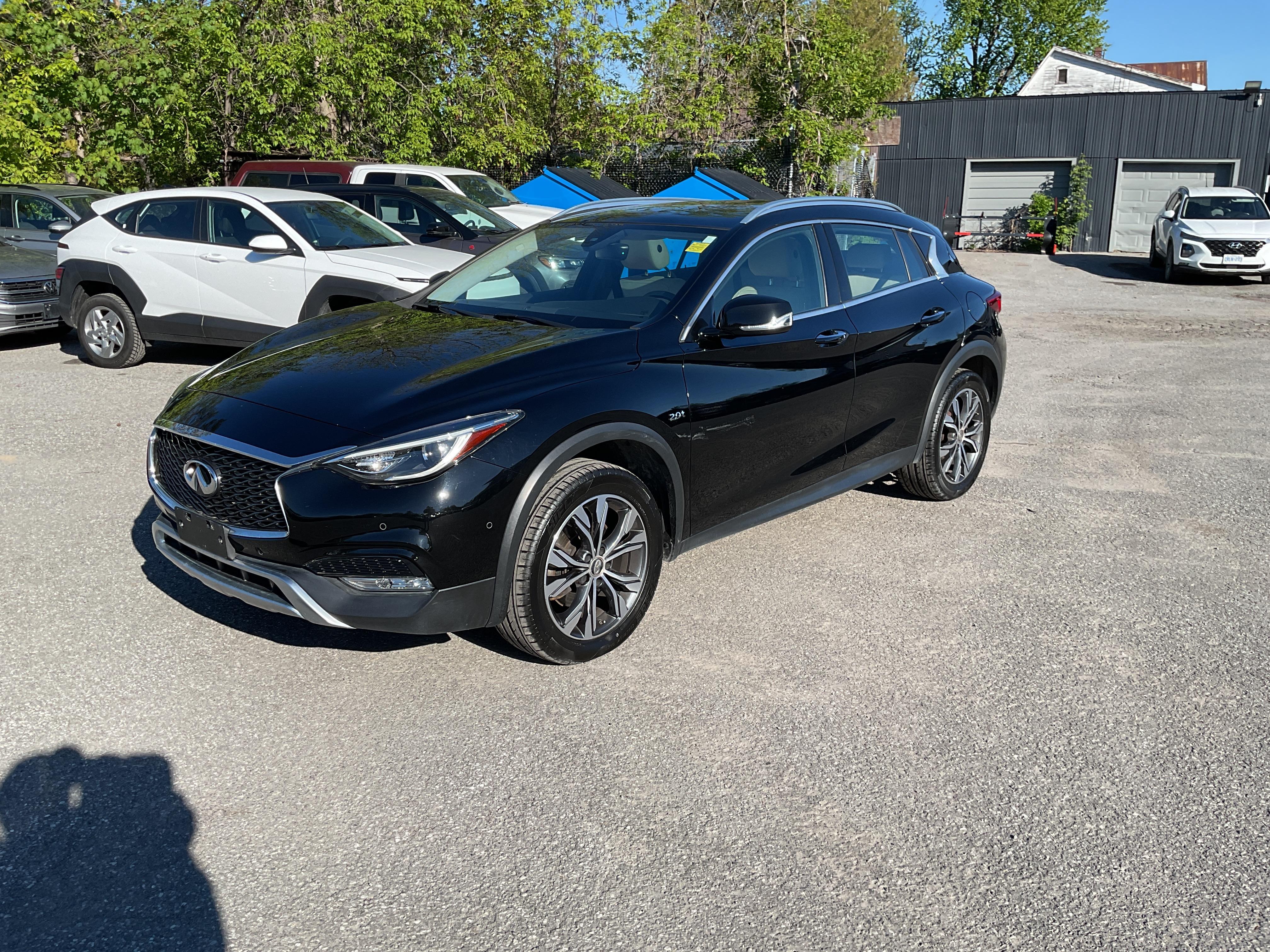 2017 INFINITI QX30