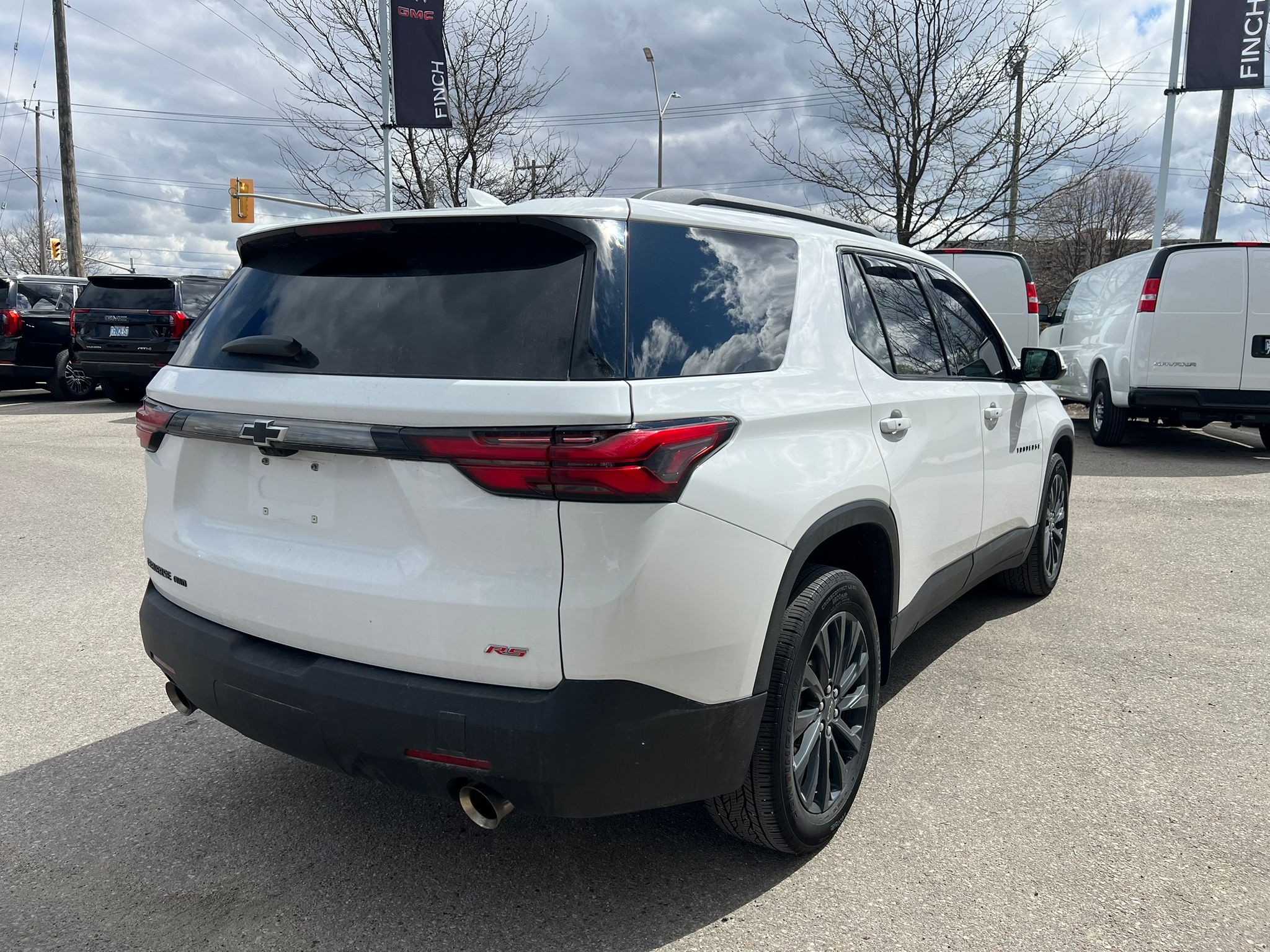 used 2023 Chevrolet Traverse car, priced at $45,900