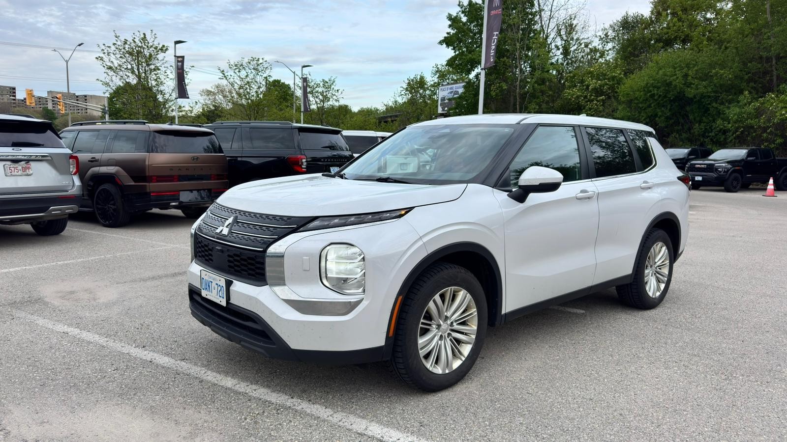used 2022 Mitsubishi Outlander car, priced at $22,271