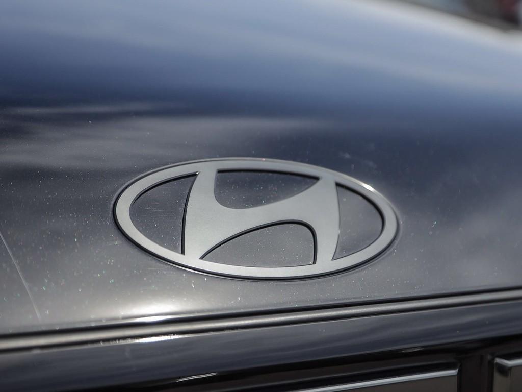 used 2025 Hyundai Santa Fe car, priced at $45,397
