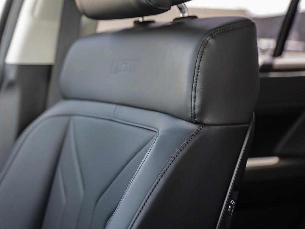 used 2025 Hyundai Santa Fe car, priced at $45,397