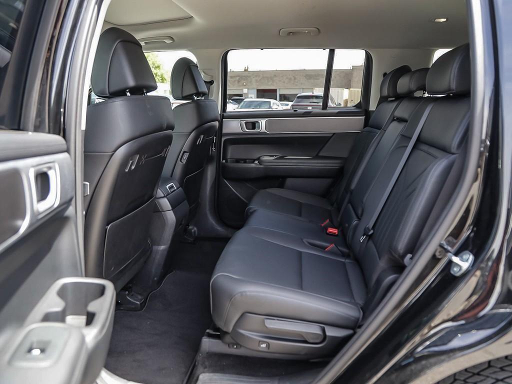 used 2025 Hyundai Santa Fe car, priced at $45,397