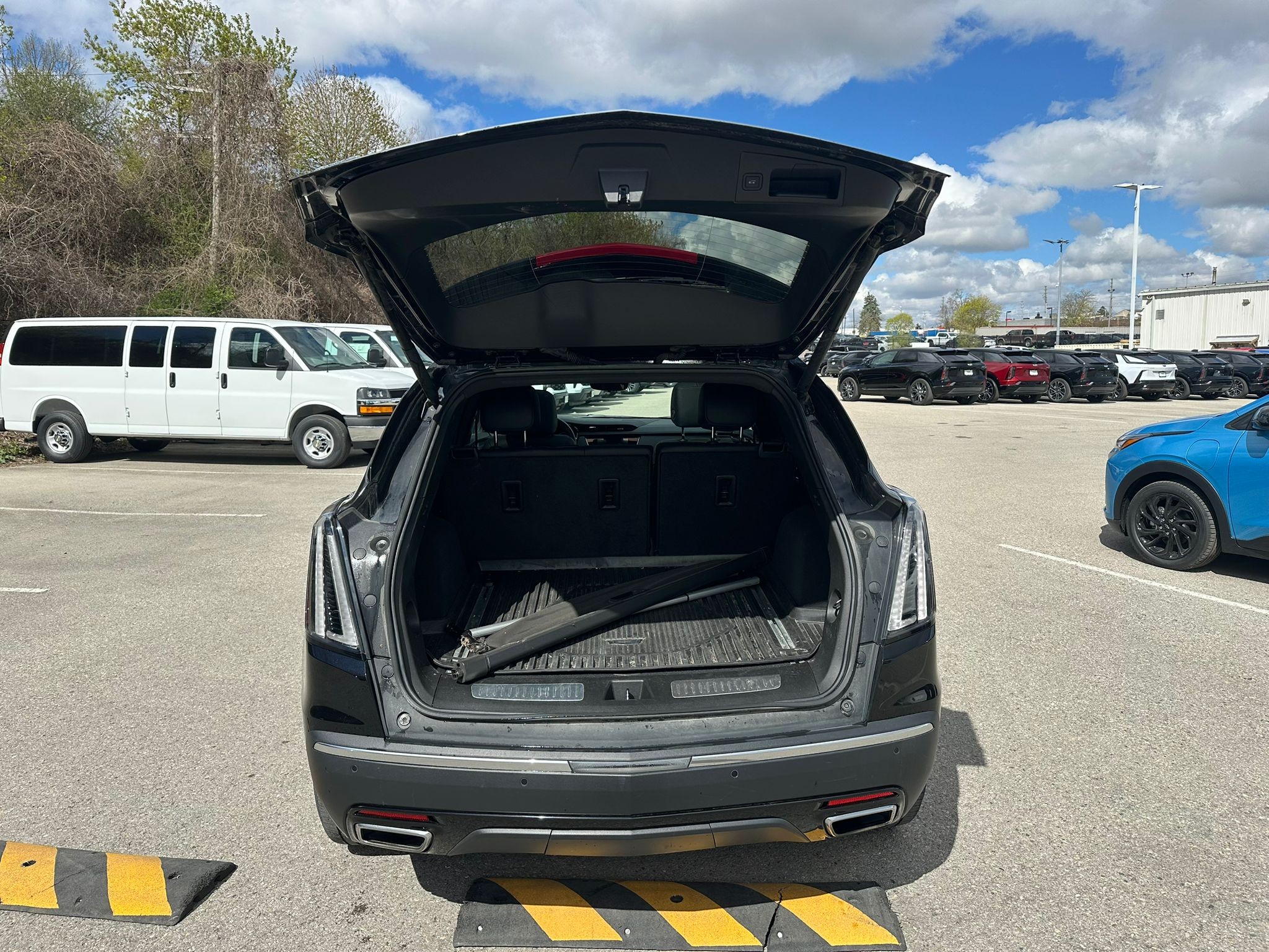 used 2023 Cadillac XT5 car, priced at $41,995