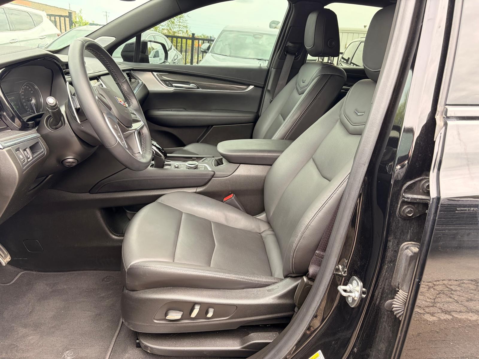 used 2024 Cadillac XT5 car, priced at $50,182