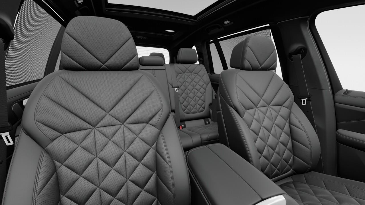 new 2027 BMW X7 car, priced at $141,734