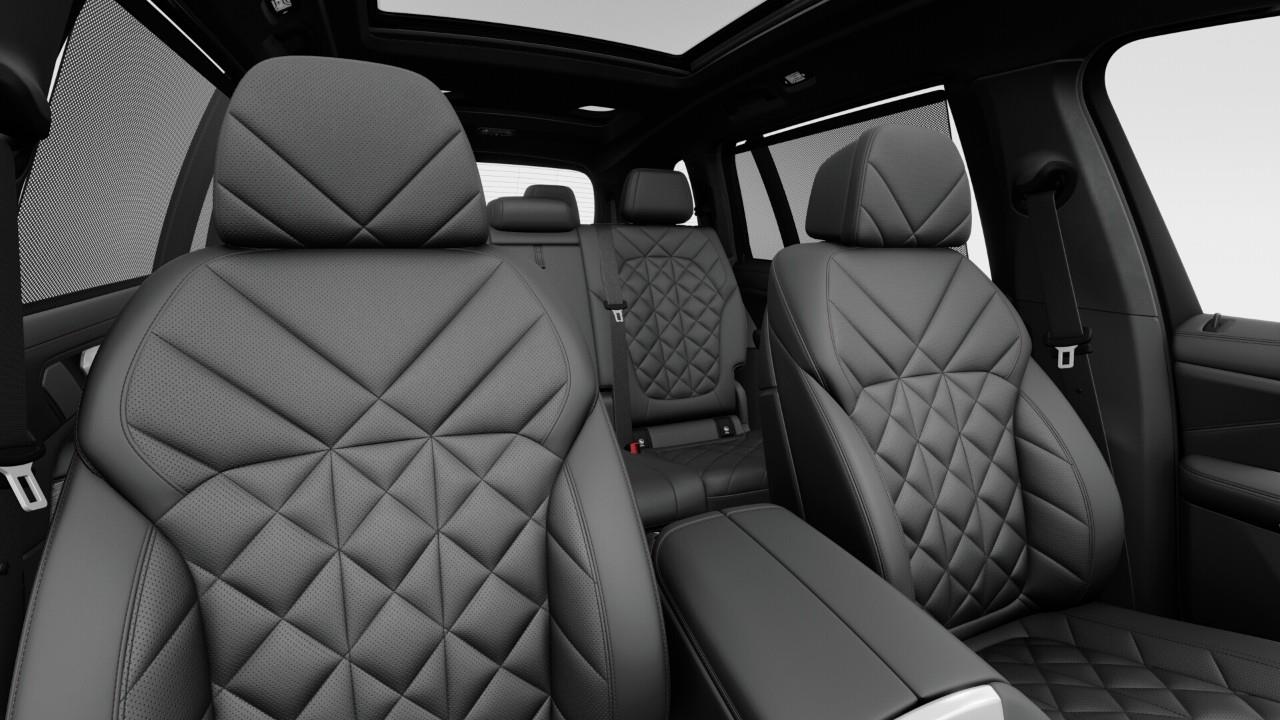 new 2027 BMW X7 car, priced at $140,484