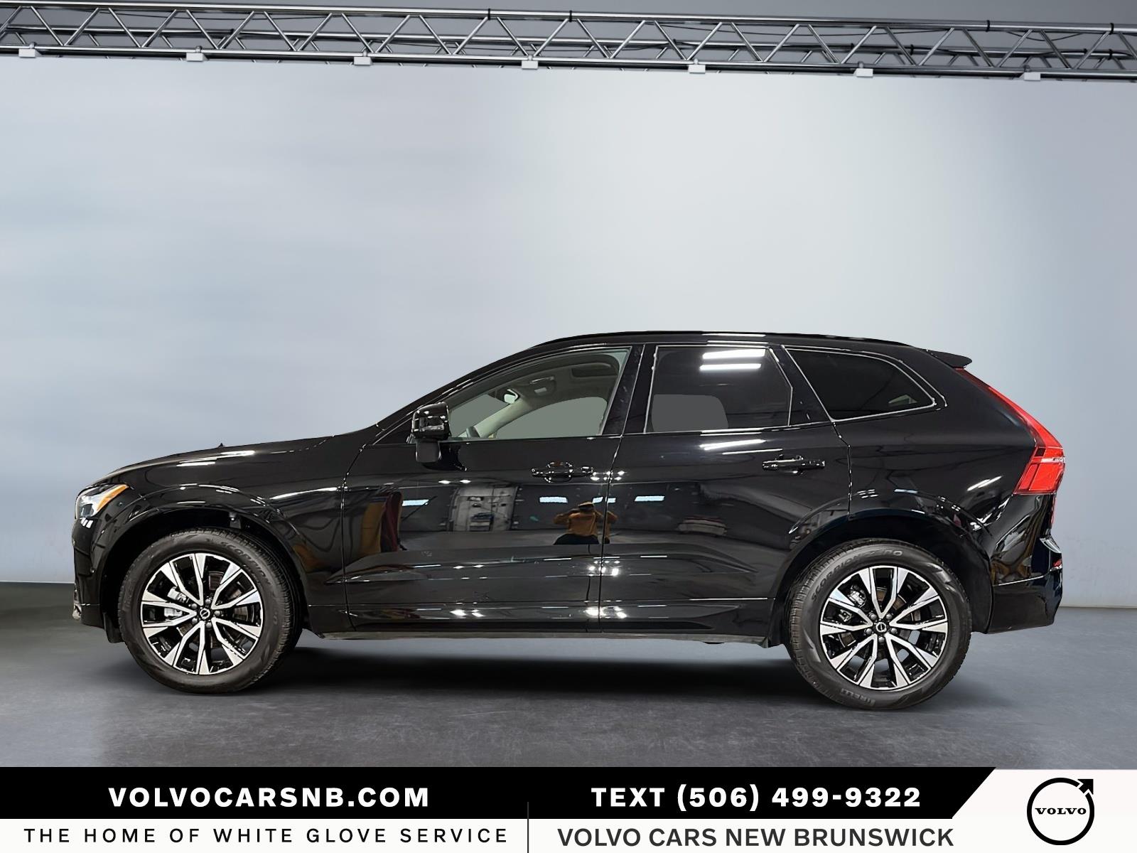 2025 Volvo XC60 B5 Plus Dark Theme