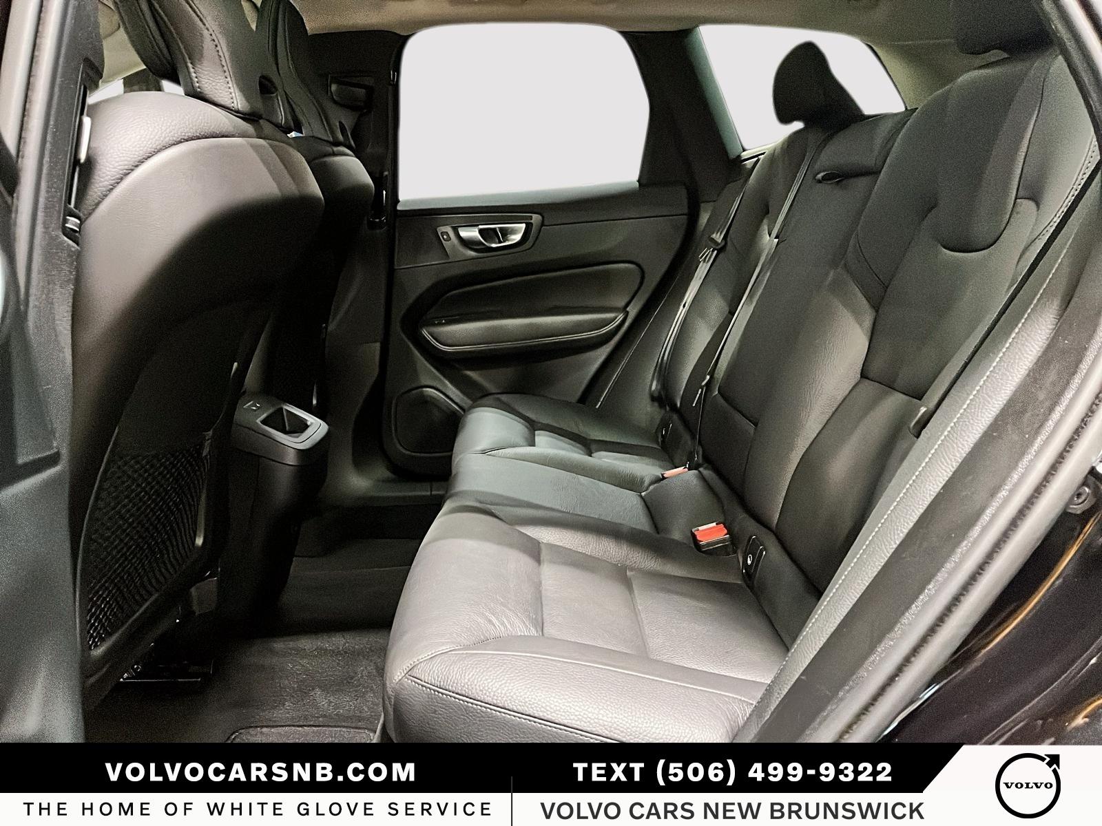2025 Volvo XC60 B5 Plus Dark Theme