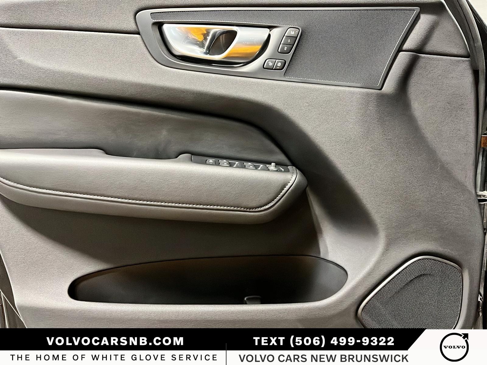 2025 Volvo XC60 B5 Plus Dark Theme