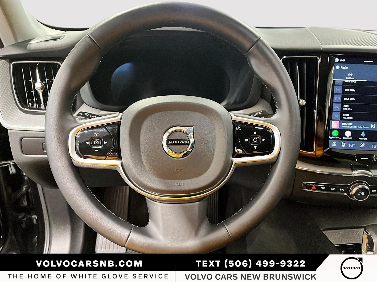 2025 Volvo XC60 B5 Plus Dark Theme