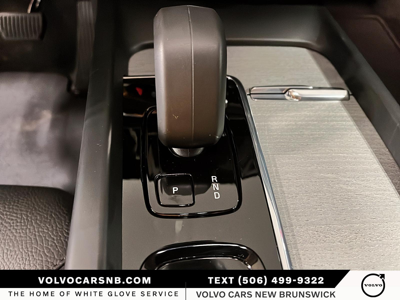 2025 Volvo XC60 B5 Plus Dark Theme