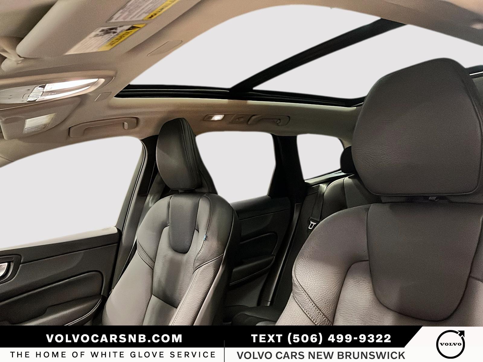 2025 Volvo XC60 B5 Plus Dark Theme