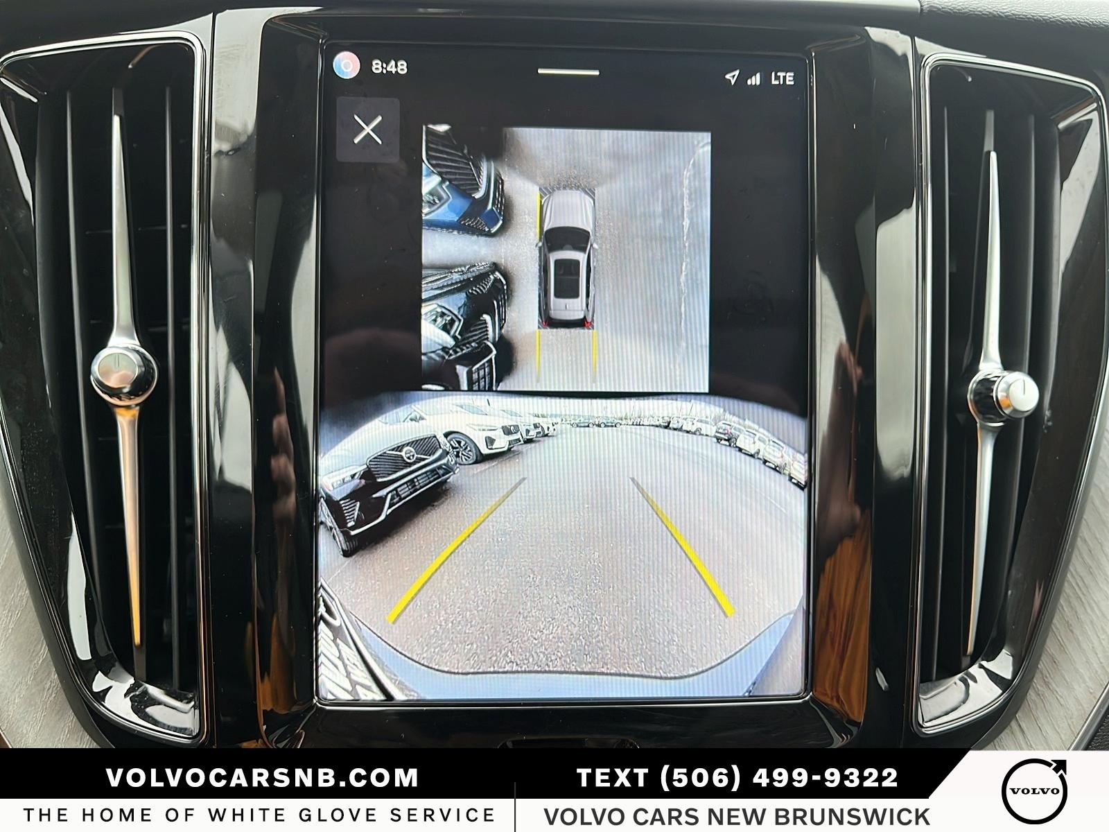 2025 Volvo XC60 B5 Plus Dark Theme
