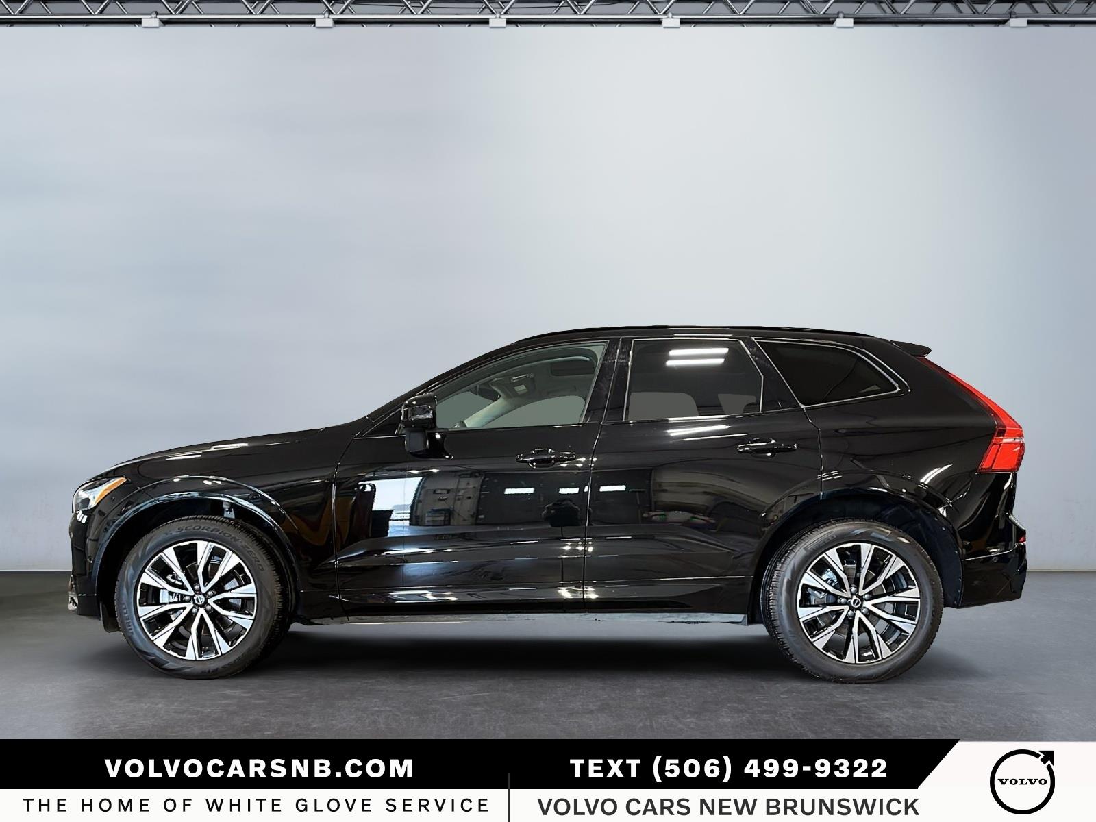 2025 Volvo XC60 B5 Plus Dark Theme