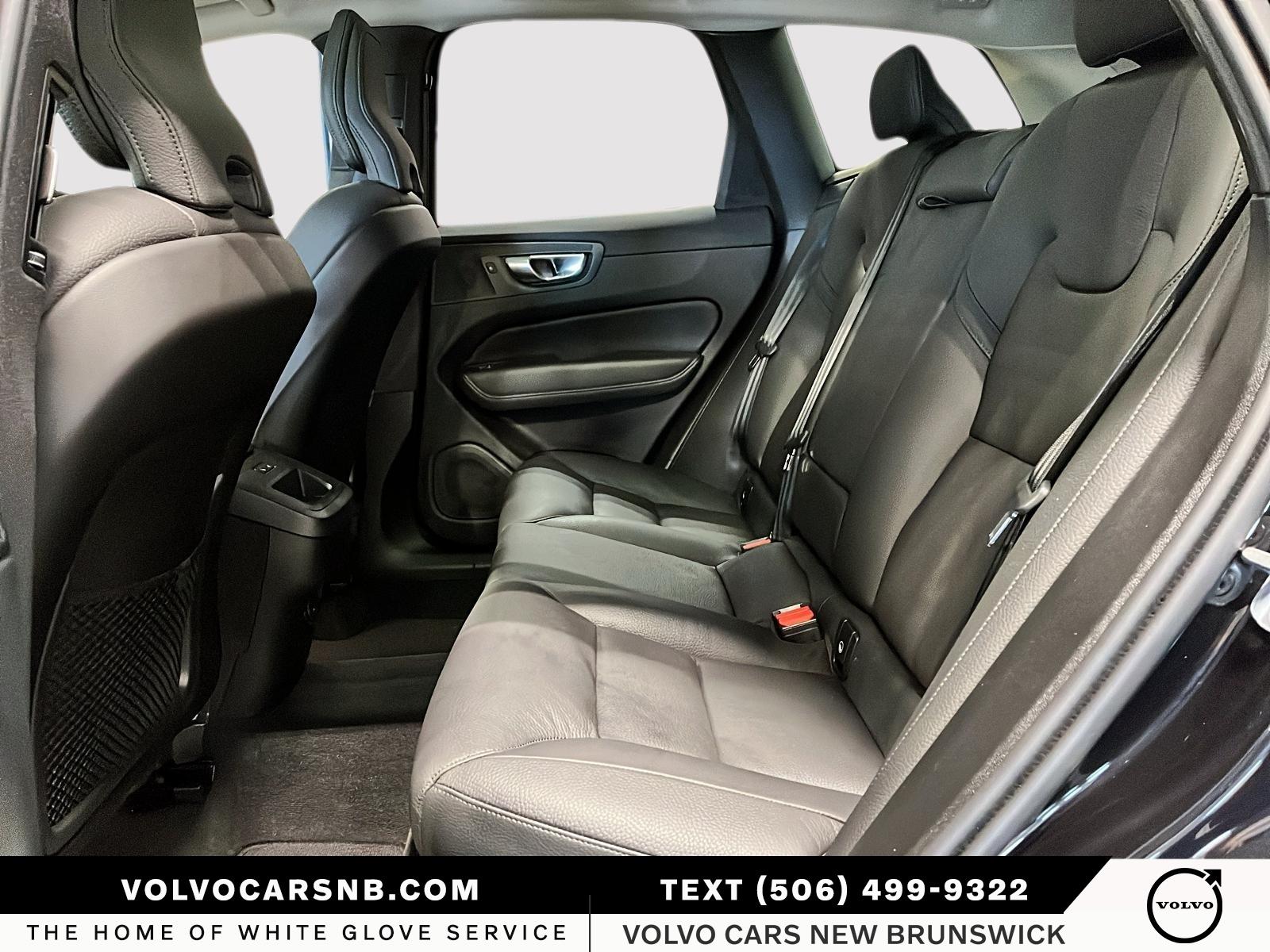 2025 Volvo XC60 B5 Plus Dark Theme