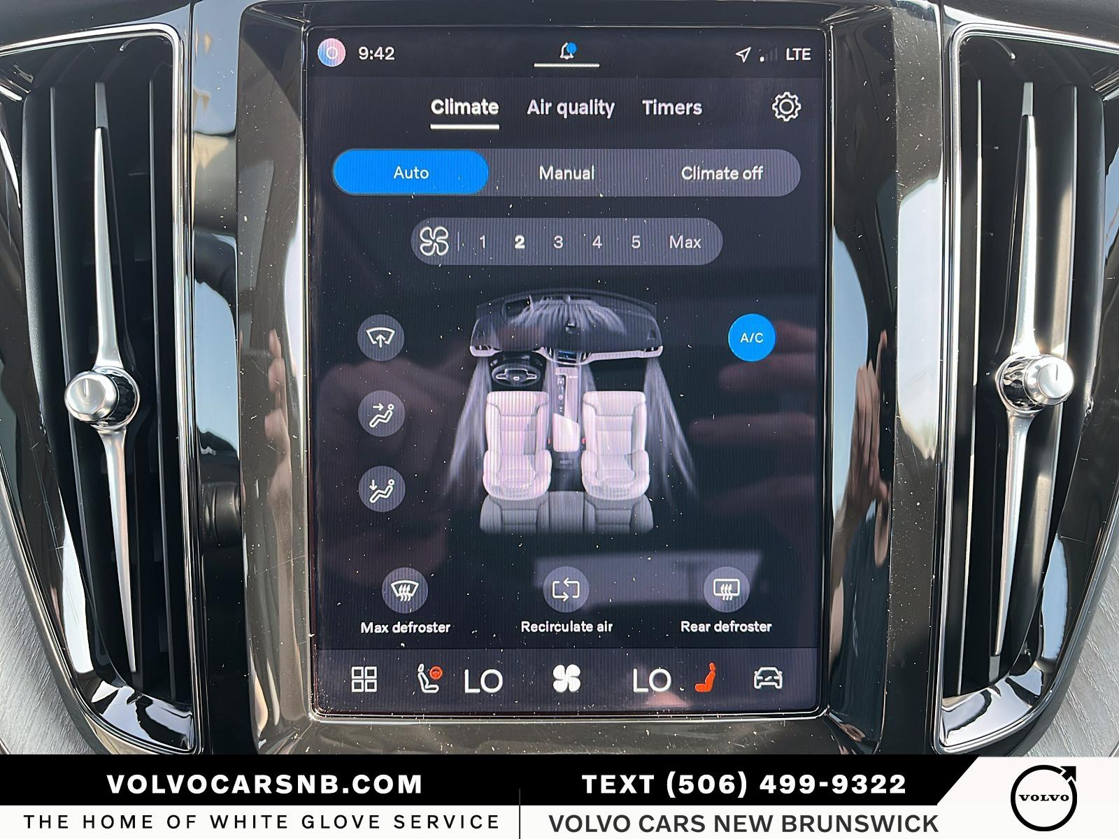 2025 Volvo XC60 B5 Plus Dark Theme