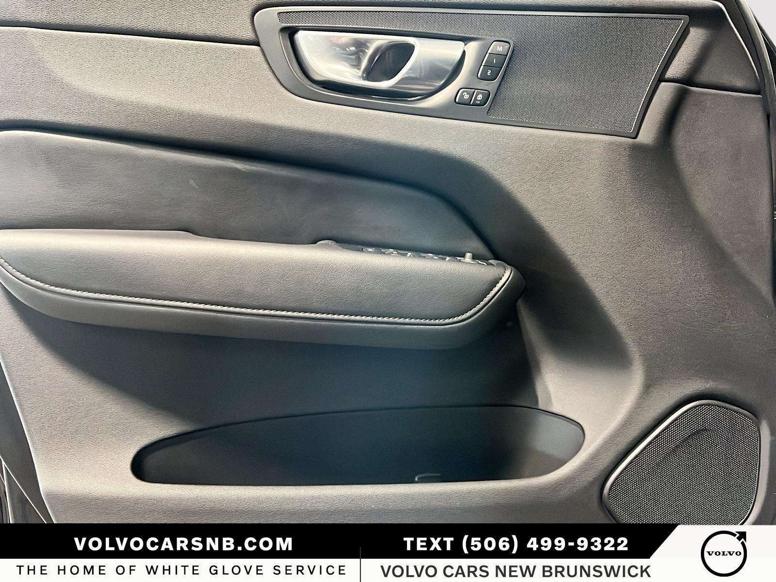 2025 Volvo XC60 B5 Plus Dark Theme
