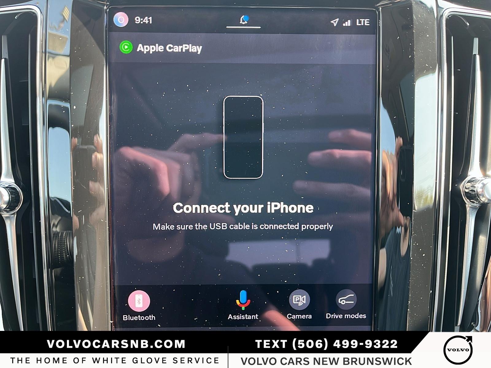 2025 Volvo XC60 B5 Plus Dark Theme