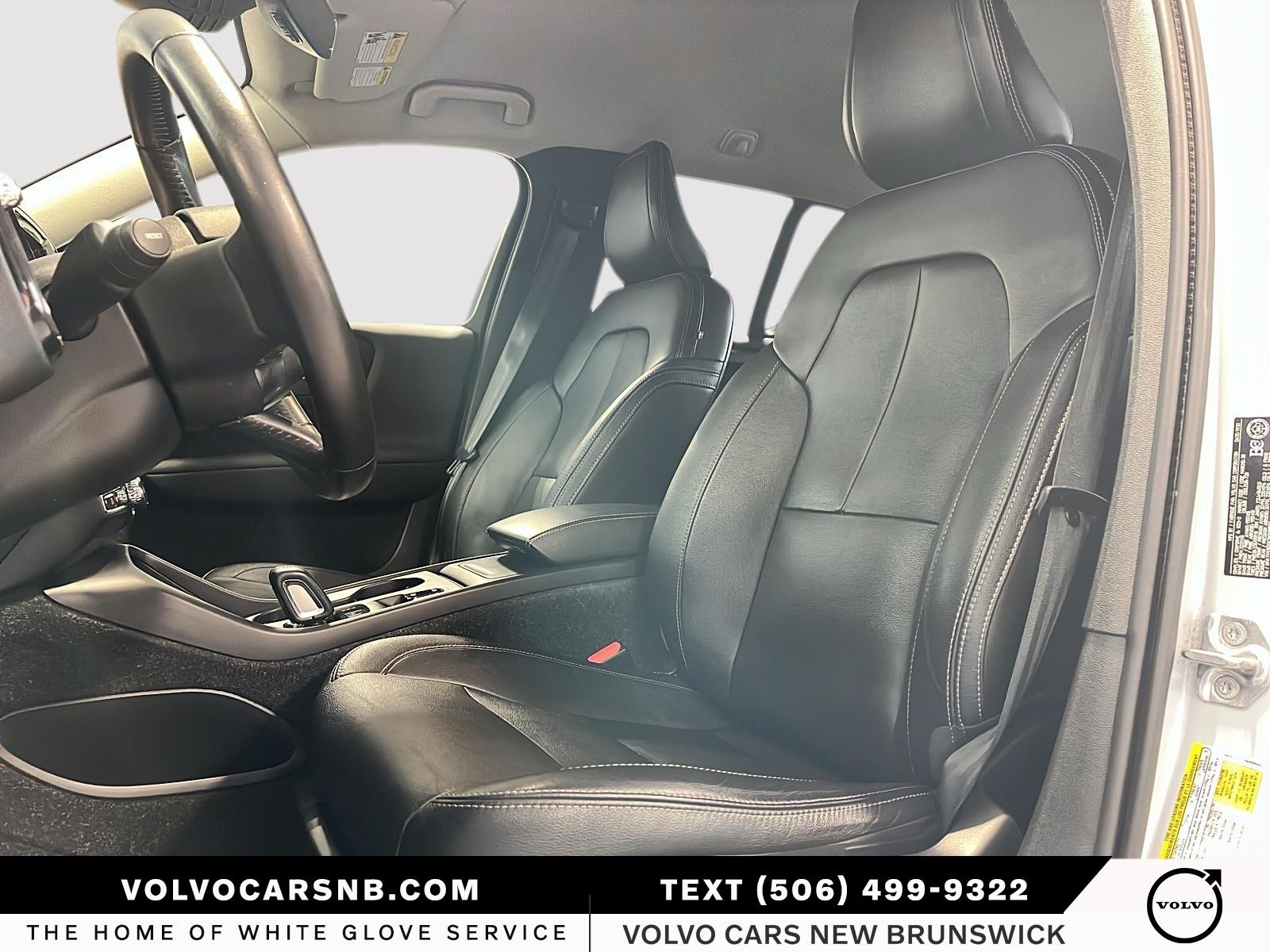 2021 Volvo XC40 T5 Momentum