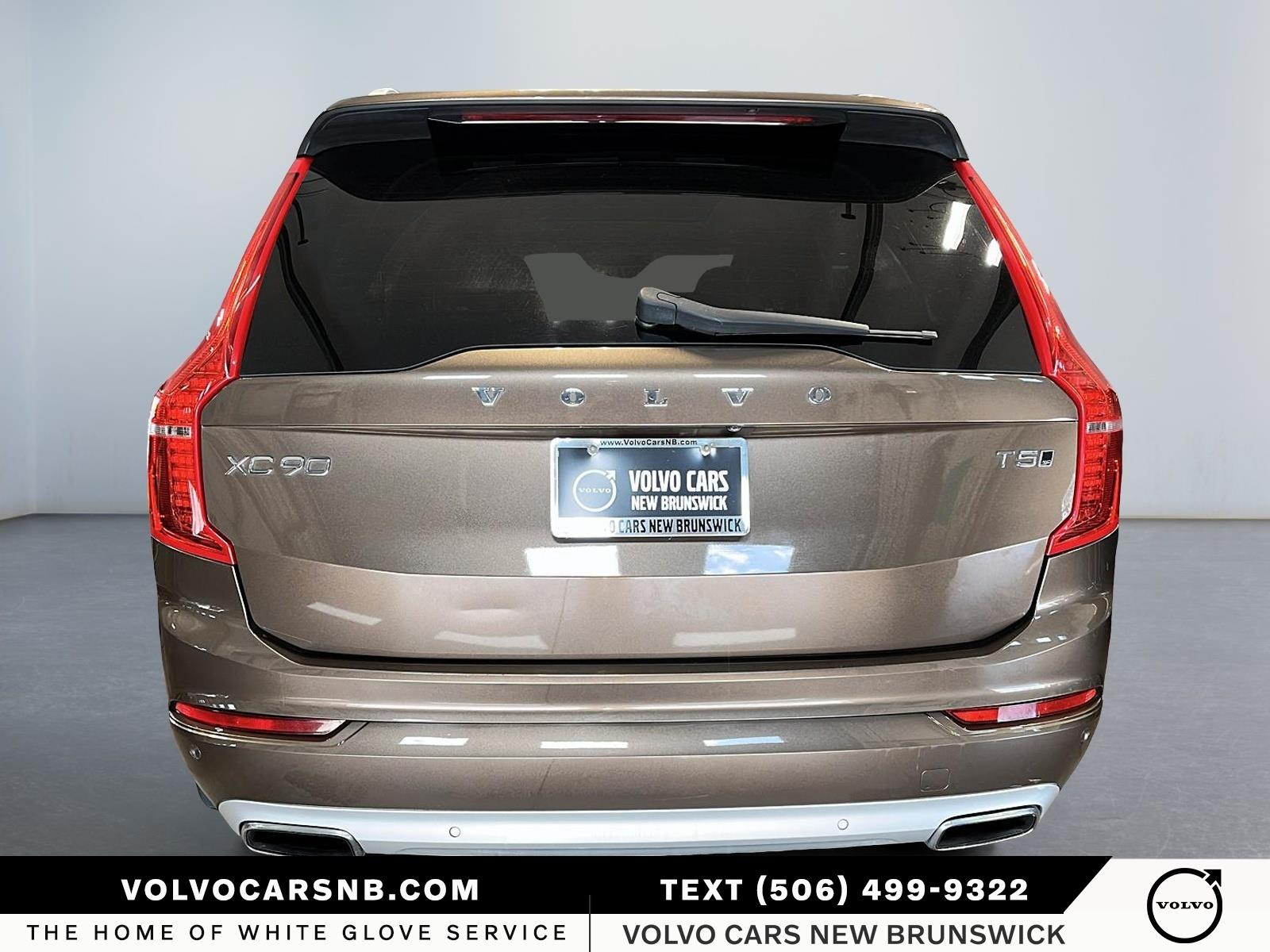 2017 Volvo XC90 T5 Momentum 5P