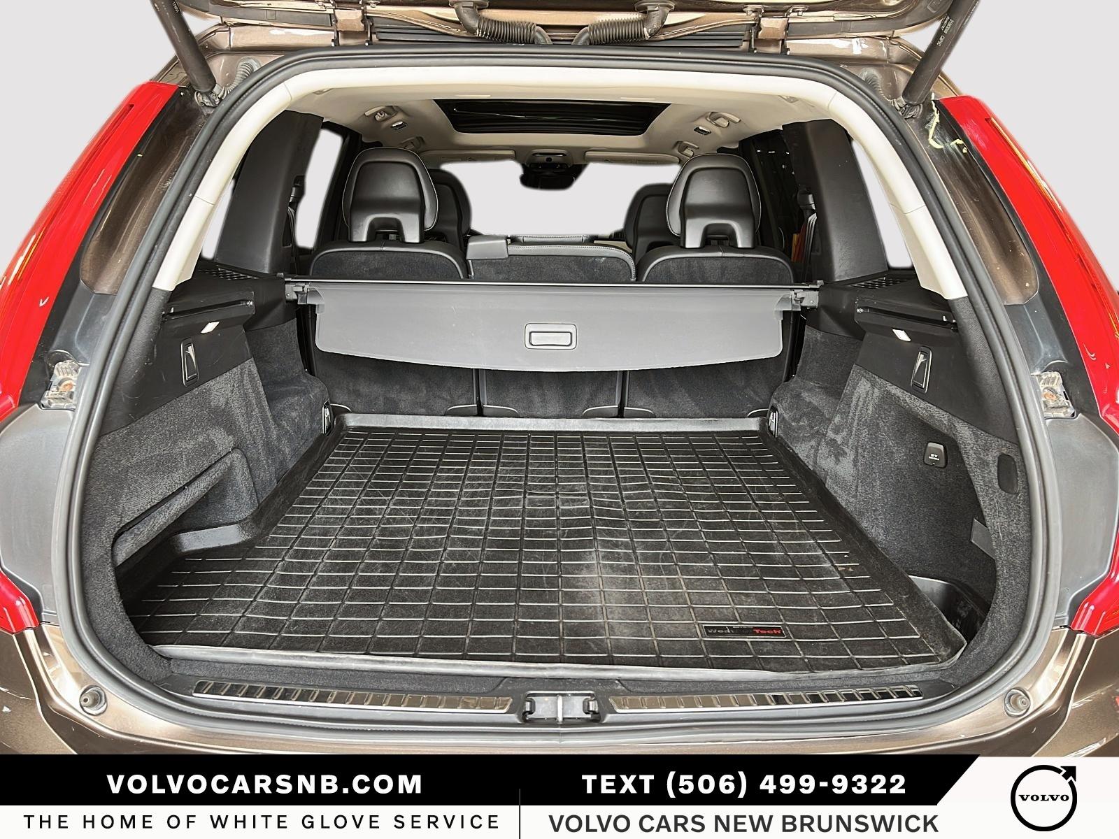 2017 Volvo XC90 T5 Momentum 5P