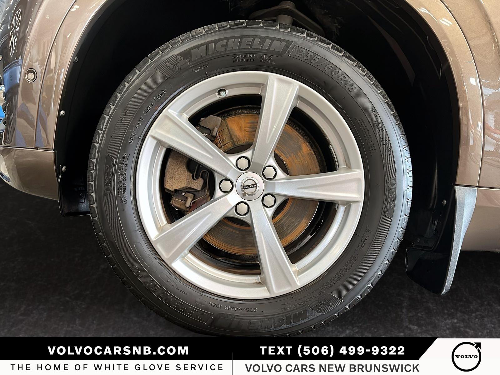 2017 Volvo XC90 T5 Momentum 5P