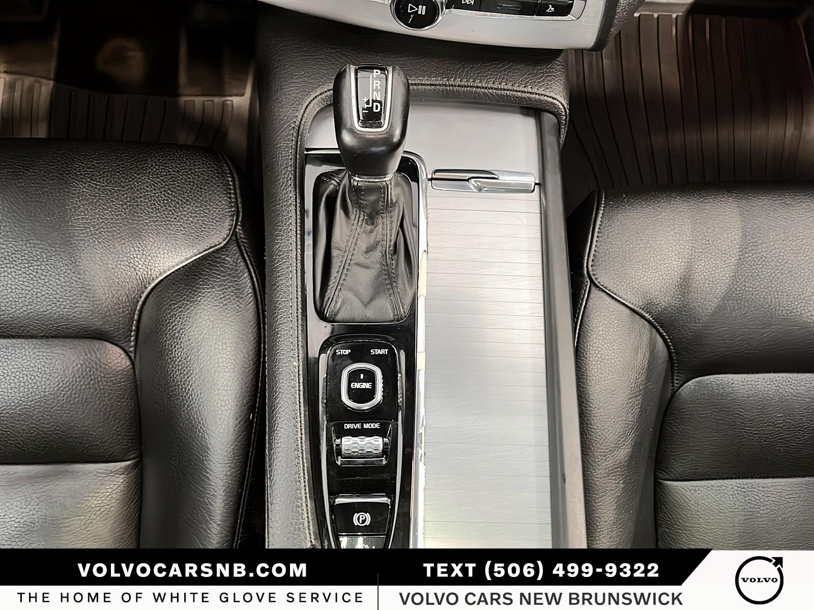 2017 Volvo XC90 T5 Momentum 5P