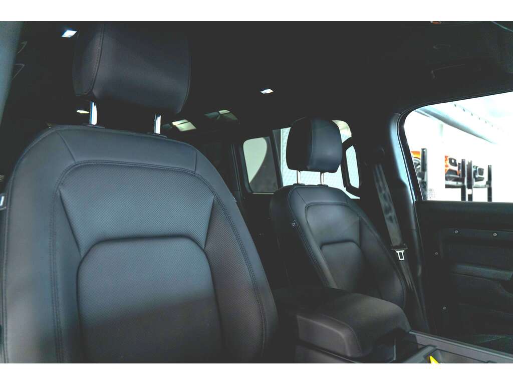 2025 Land Rover Defender