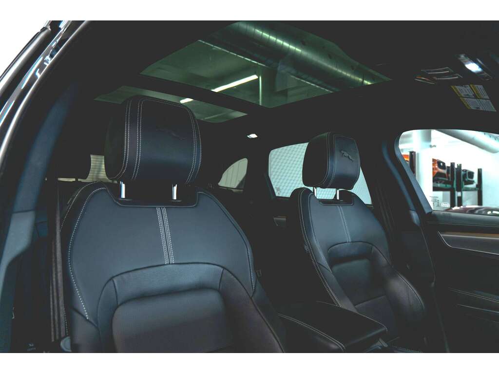 Jaguar F-PACE 2024