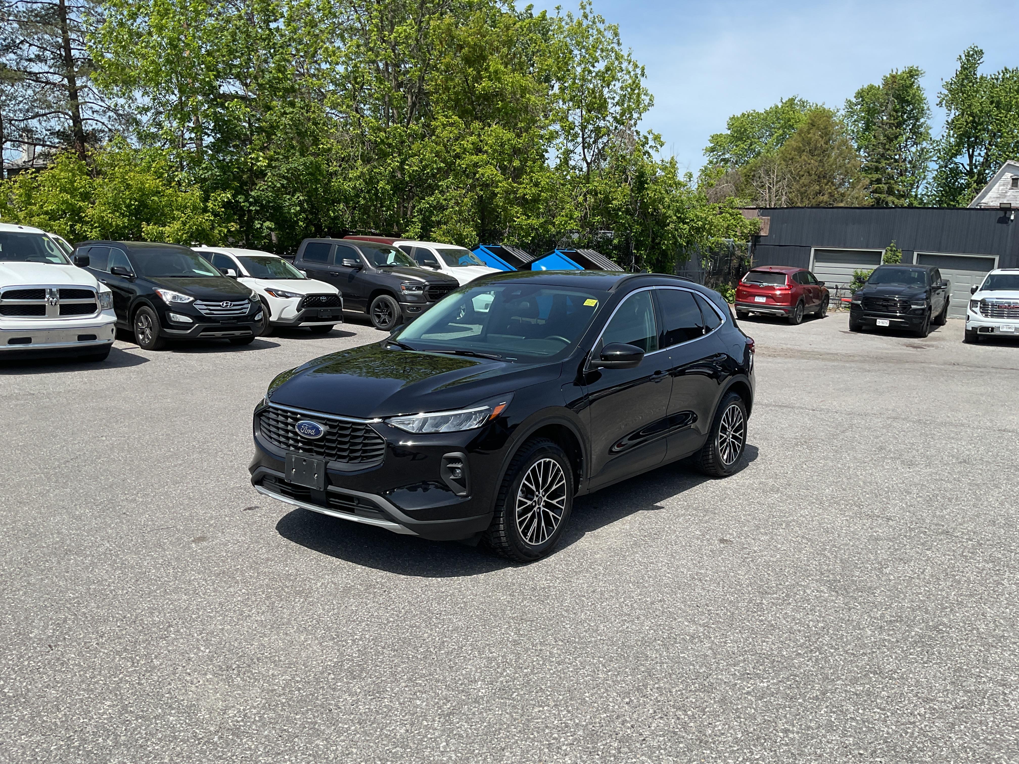 Black 2025 Ford Escape Hybrid Plug-in SUV / Crossover Front-Wheel Drive Continuously Variable Transmission