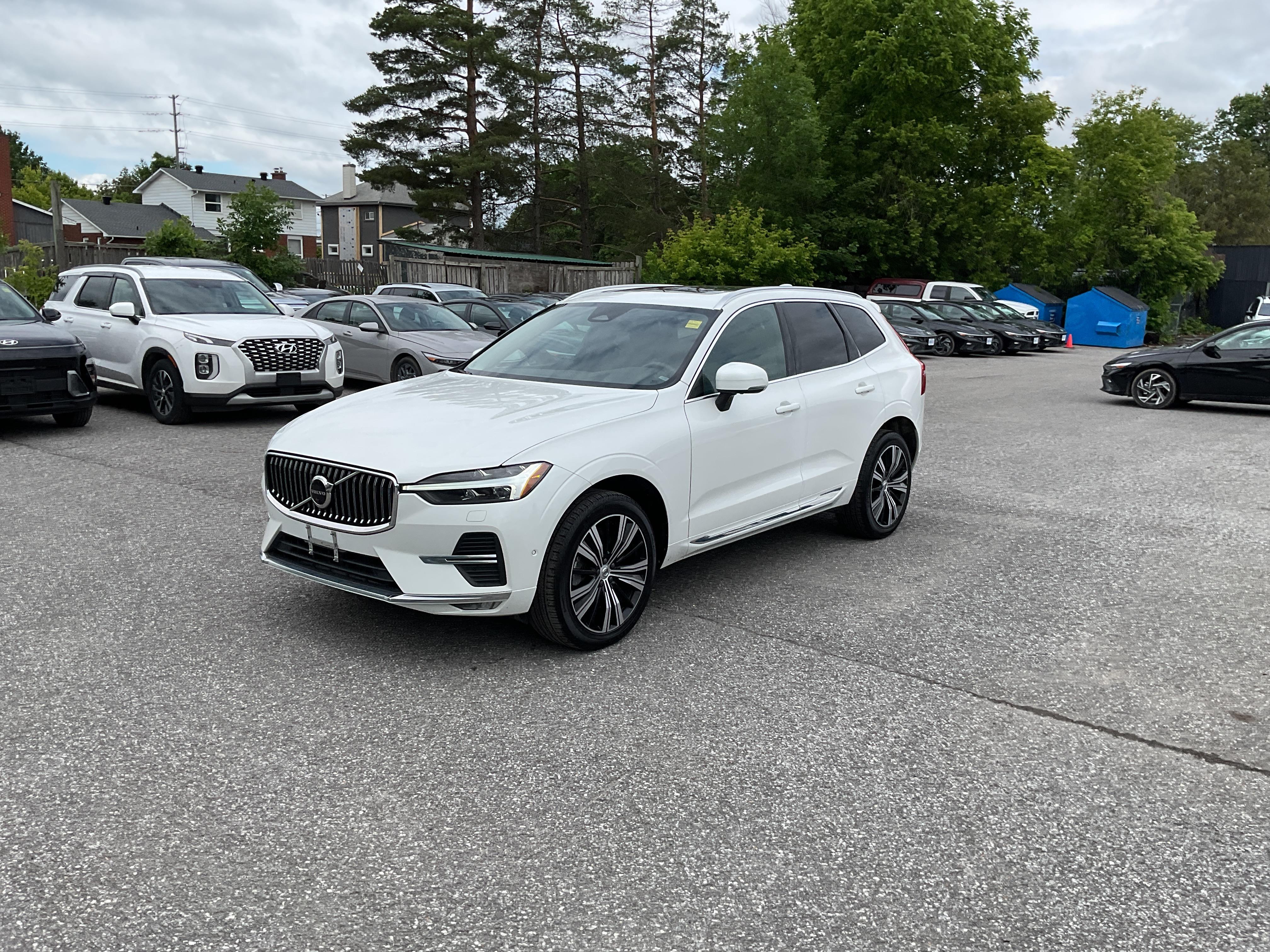 White 2023 Volvo XC60 SUV / Crossover 8-Speed Automatic