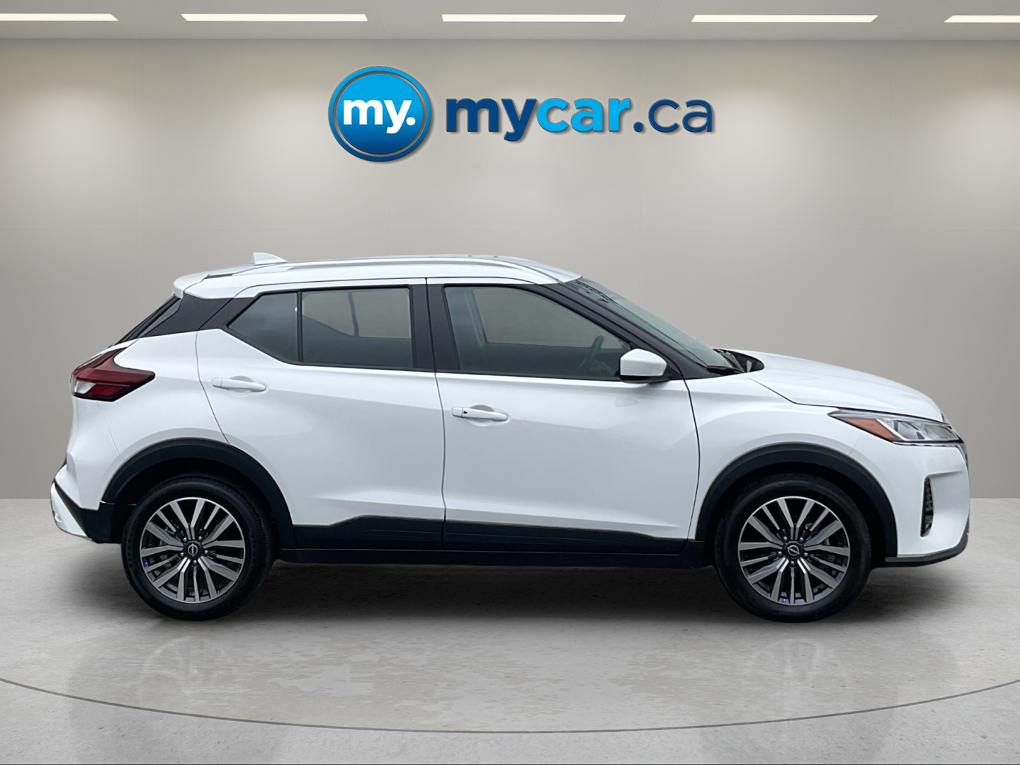 White 2025 Nissan Kicks SUV / Crossover Front-Wheel Drive Continuously Variable Transmission