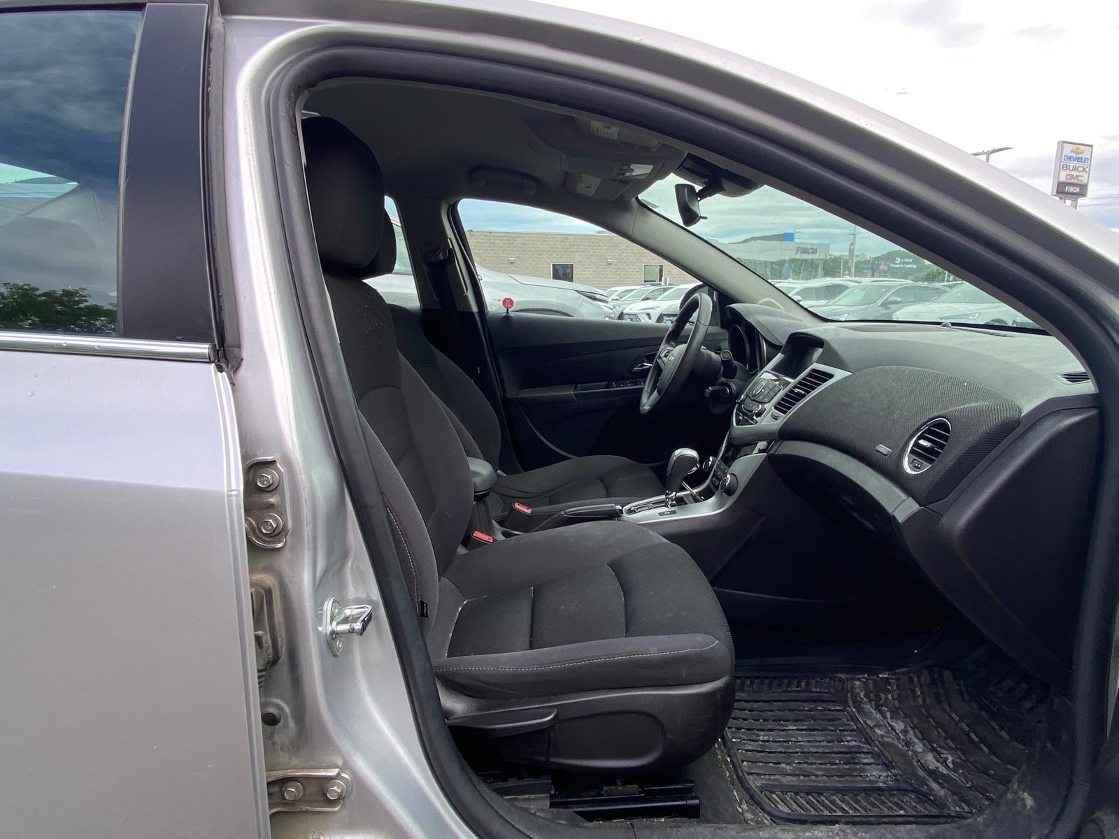 used 2016 Chevrolet Cruze Limited car, priced at $5,500