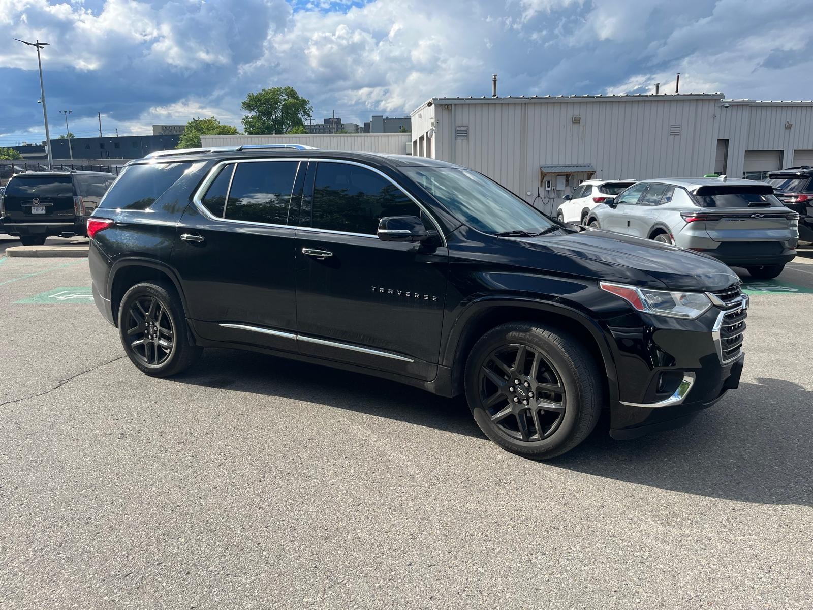 used 2020 Chevrolet Traverse car, priced at $28,879