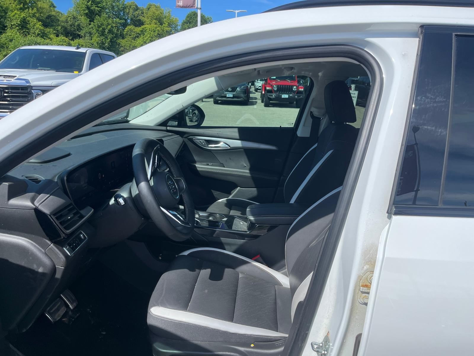 used 2024 Buick Envision car, priced at $37,650