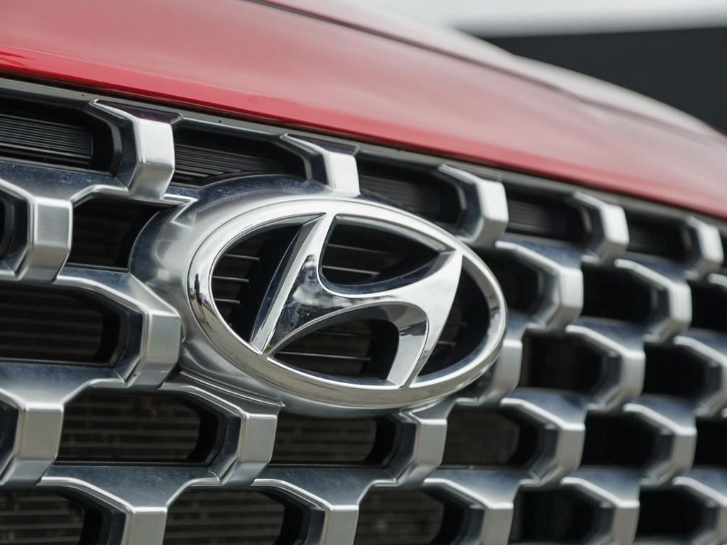 used 2022 Hyundai Santa Fe car, priced at $28,597