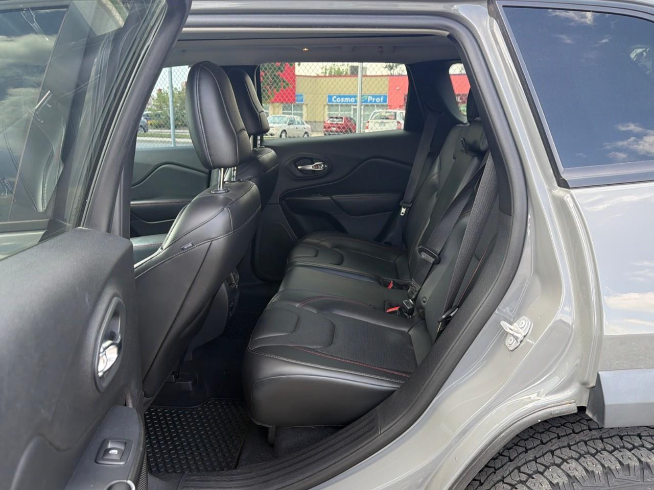 used 2019 Jeep Cherokee car, priced at $25,597