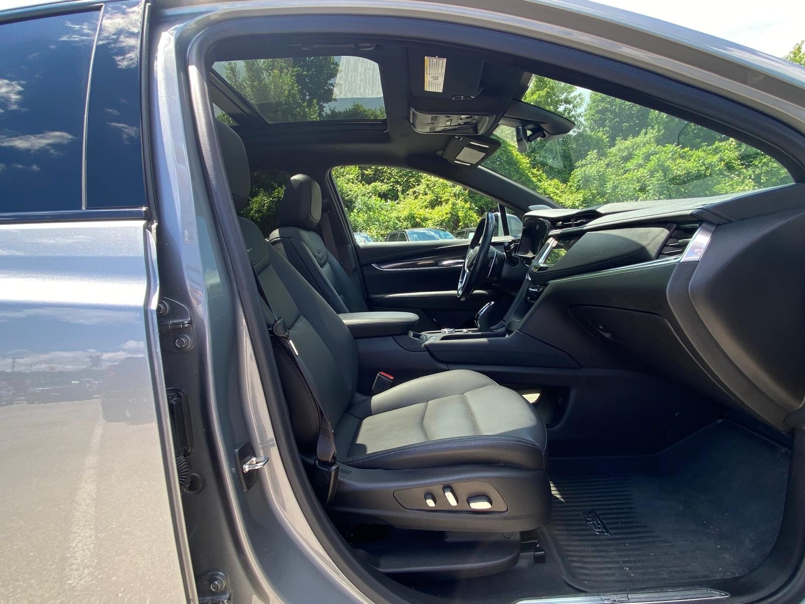 used 2024 Cadillac XT5 car, priced at $48,889