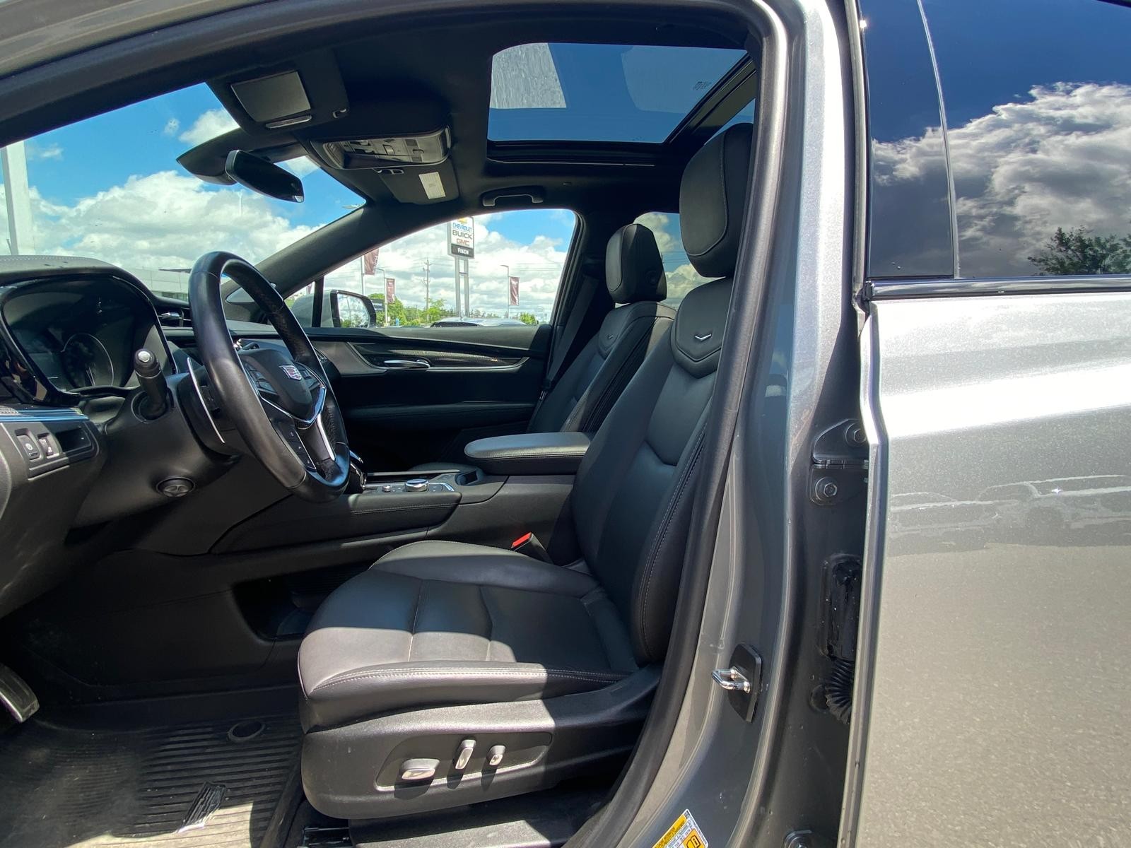 used 2024 Cadillac XT5 car, priced at $48,889