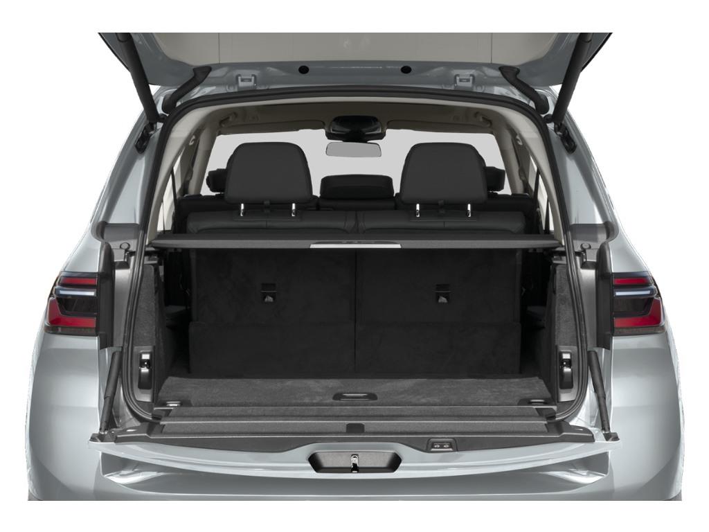 new 2027 BMW X7 car, priced at $143,134