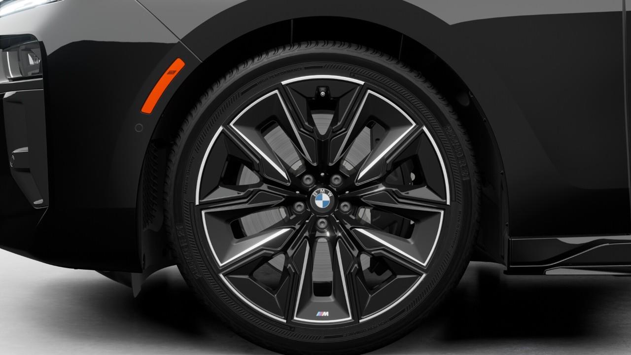 new 2026 BMW 760 car, priced at $178,768