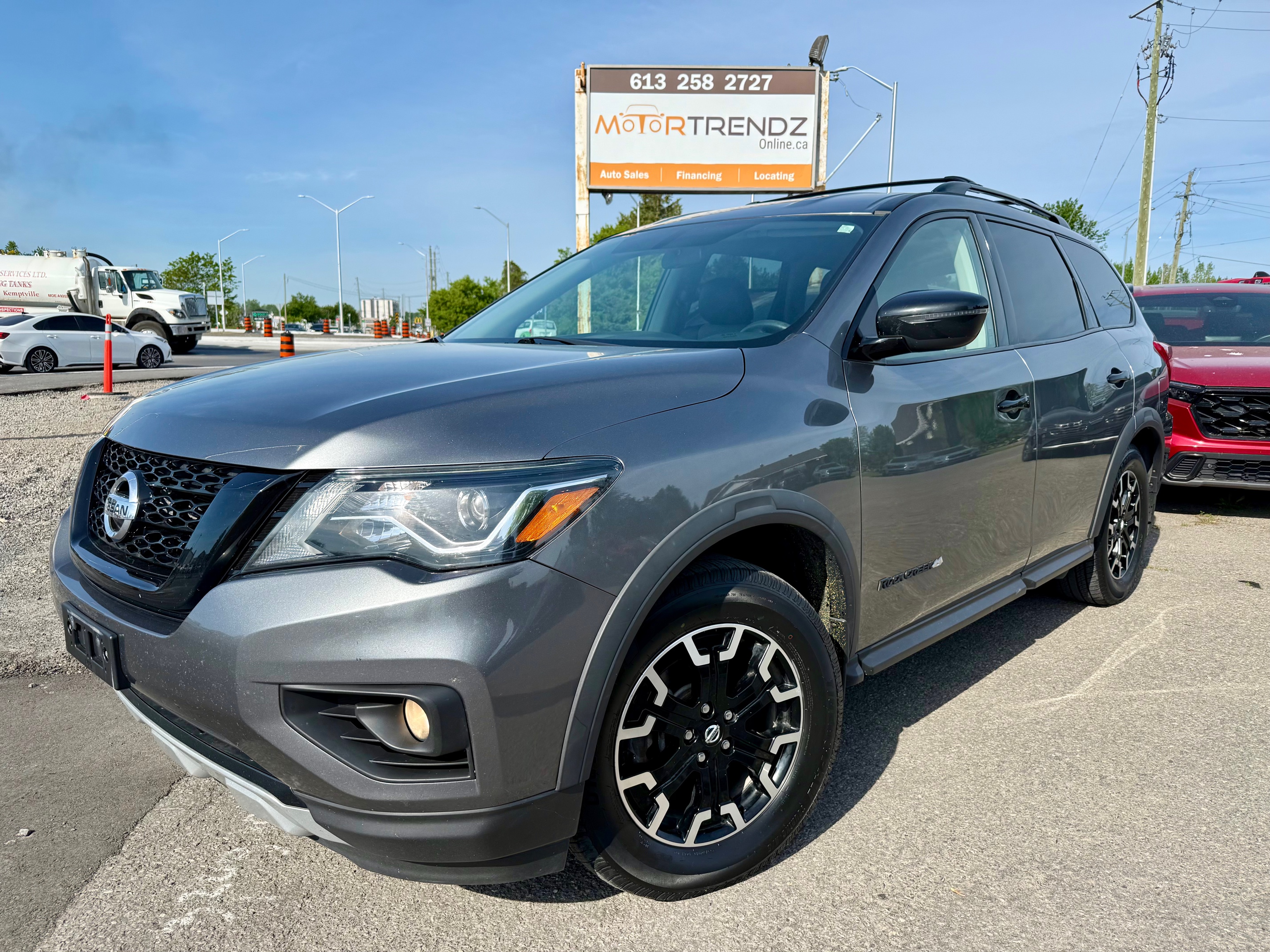 Gray 2020 Nissan Pathfinder SV Tech 4WD SUV / Crossover Continuously Variable Transmission